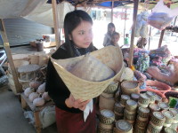 Die Sticky Rice Kultur in Laos. Und das schon zum Frühstück.