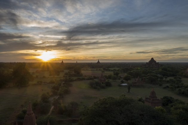Myanmar Bagan Shwesandaw Paya Sonnenaufgang