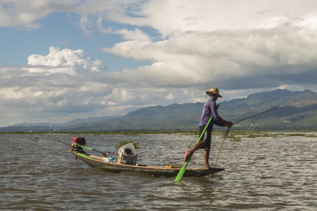 Myanmar Inle See Ein-Bein-Ruderer (3)