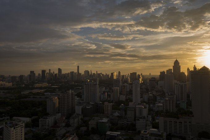 Bangkok Sehenswürdigkeiten Blick von einer Skybar