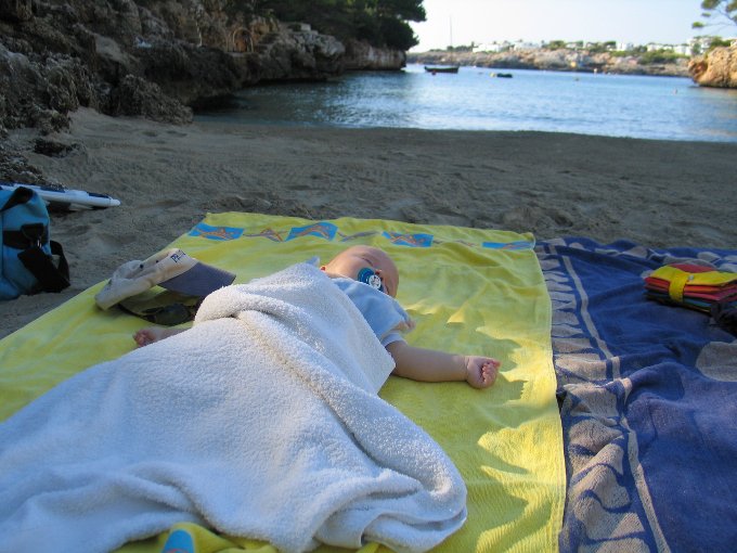 Interview Reisen mit Baby 4aufeinenstreich Mallorca Strand