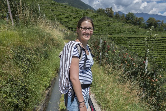 Wandern mit Baby Sonnenschutz durch Tücher