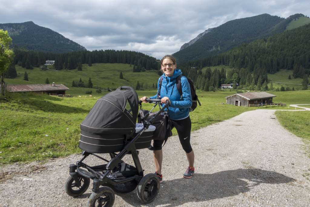 Wandern mit Baby im Kinderwagen