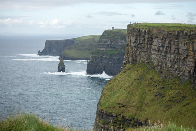 Roadtrip Irland Kleinkind Cliffs of Moher Panorama