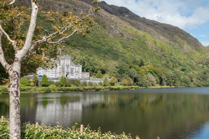 Roadtrip Irland Kleinkind Kylemore Abbey