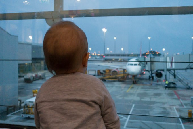 Handgepäck Packen Fliegen mit Baby und Kleinkind