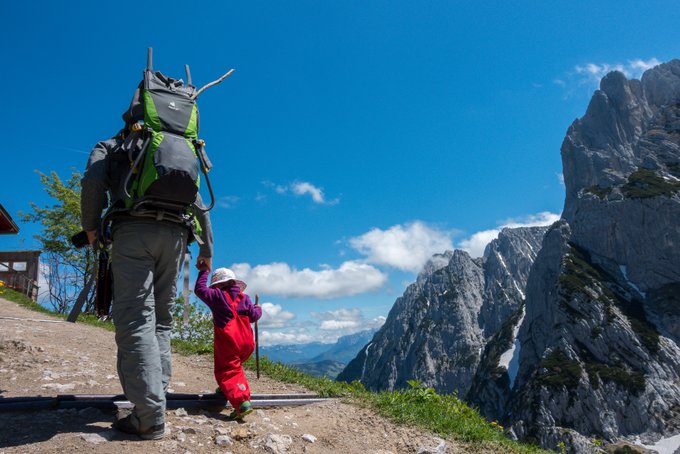Hüttenübernachtung mit Kleinkind Tipps Wandern mit Freunden