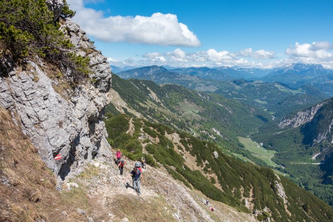 Wanderung im Kaisertal Aufstieg Stripsenkopf mit Kraxe