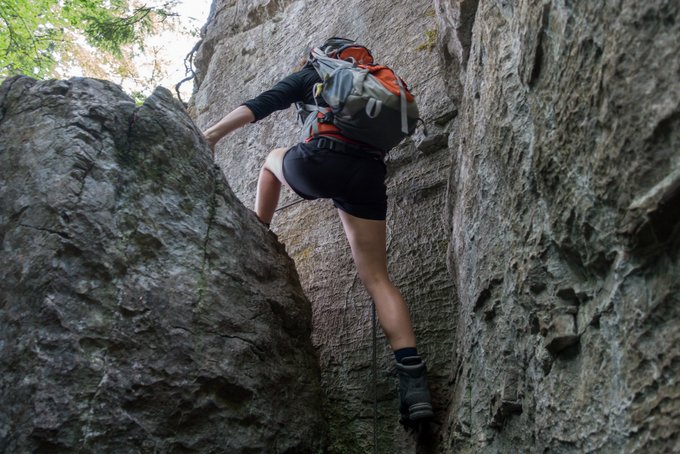 Wandern Tirol mit Kind Klettern in der Teufelsgasse