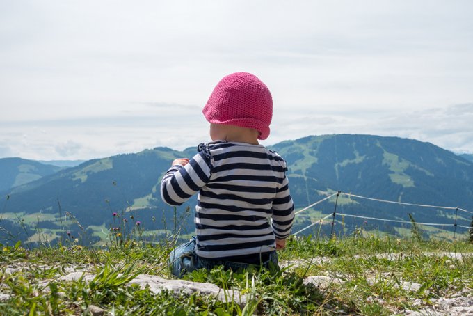 Wandern mit Kraxe und Kind Zeit für Entdeckungen