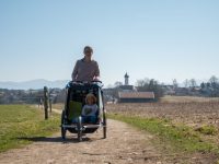 Wandern mit Kinderwagen bzw. Fahrradanhänger – Vorteile / Nachteile und die besten Tipps