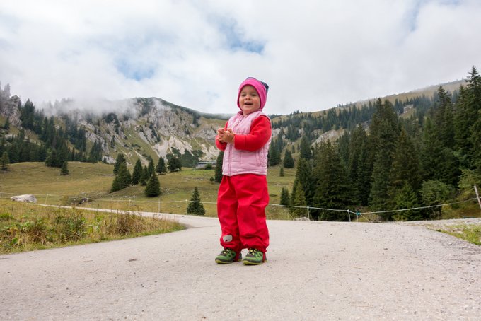 Wandern mit Kleinkind Matschhose