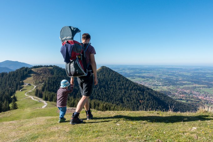 Wandern mit Kindern im Herbst Sonne tanken