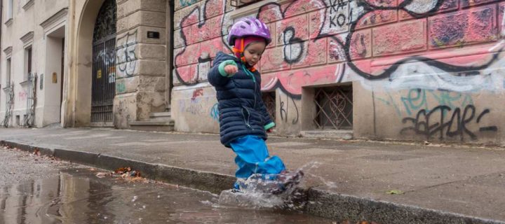 Mit Kindern raus gehen – 13 Ideen für Outdoor-Aktivitäten jenseits von Spielplätzen und Erlebniswegen