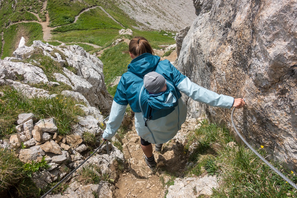 Wandern mit Babytrage Vorteile