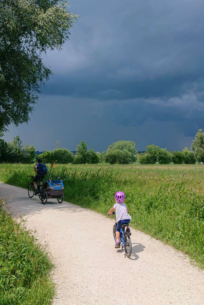 Chiemsee Umrundung mit Kind Gewitterstimmung