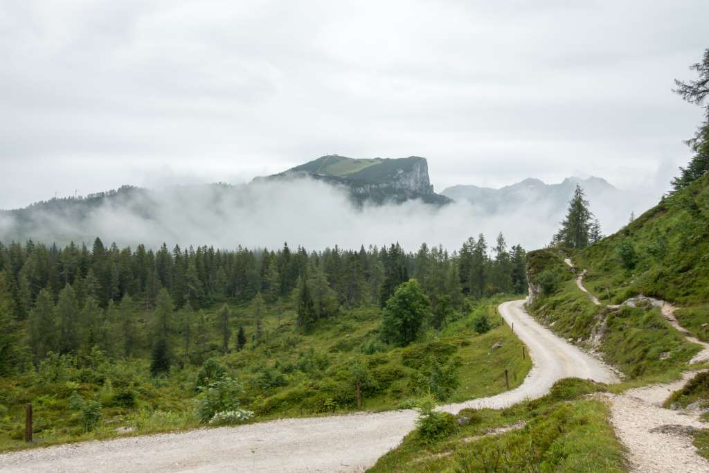 Rückweg zum Parkplatz Steinplatte Regentag