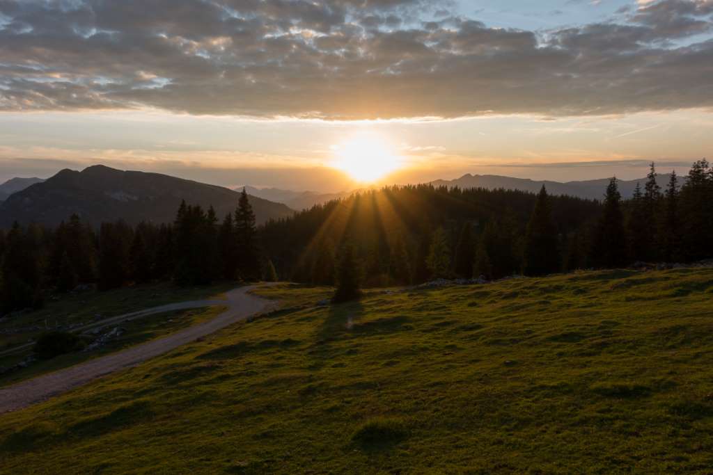 Sonnenuntergang in den Bergen