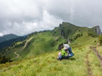 Stie-Alm mit Kindern: Familienwanderung und Hüttenübernachtung auf dem Brauneck