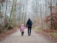 Beschäftigung für Kinder draußen im Winter – 10 Ideen für spannende Spaziergänge