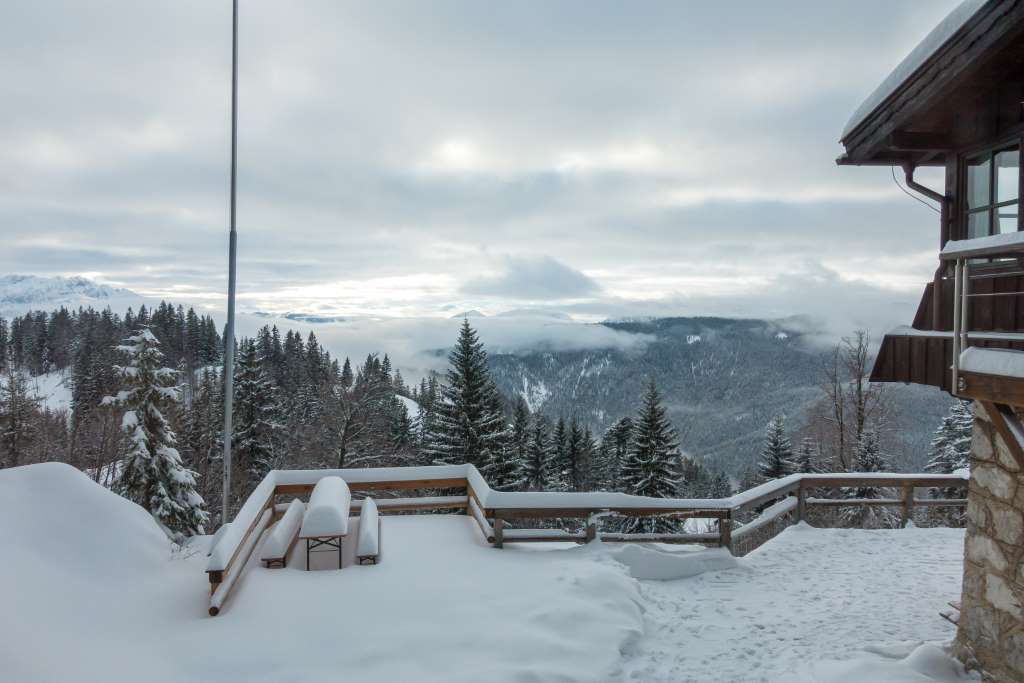 Brünnsteinhaus im Winter mit Kindern