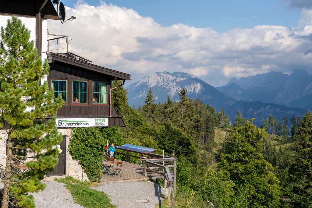 Brünnsteinhaus mit Kindern
