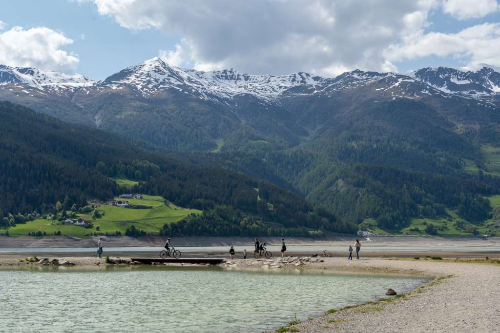 Der Reschensee in Südtirol