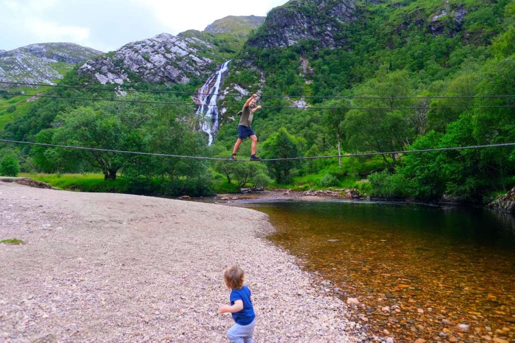 Steall Falls Schottland mit Kind