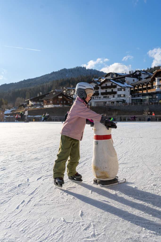 Seefeld in Tirol mit Kindern Schlittschuhlaufen