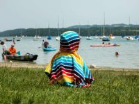 Mikroabenteuer für Familien auf dem Wasser: Mit dem Faltkajak auf den Simssee