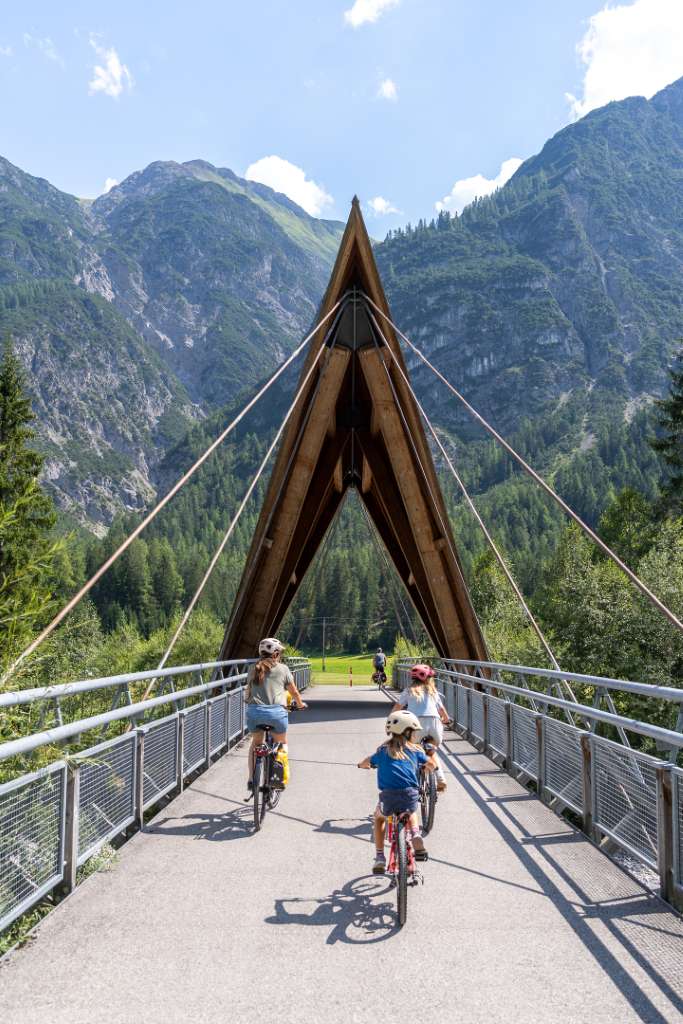 Brücke auf dem Lechradweg