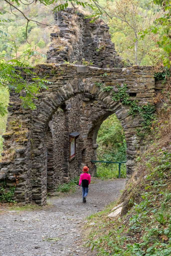 Ahrtal mit Kindern Burgruine Are