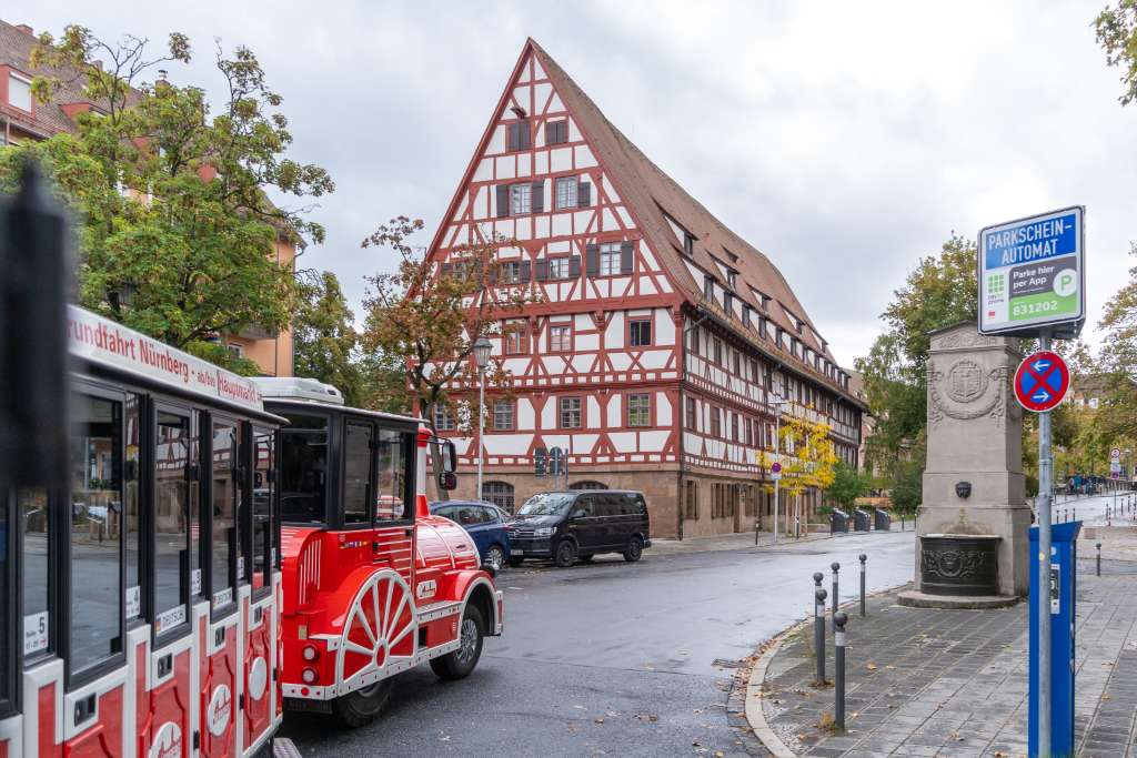Stadtrundfahrt mit der Bimmelbahn in Nürnberg